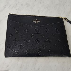 Knock off lv wristlet